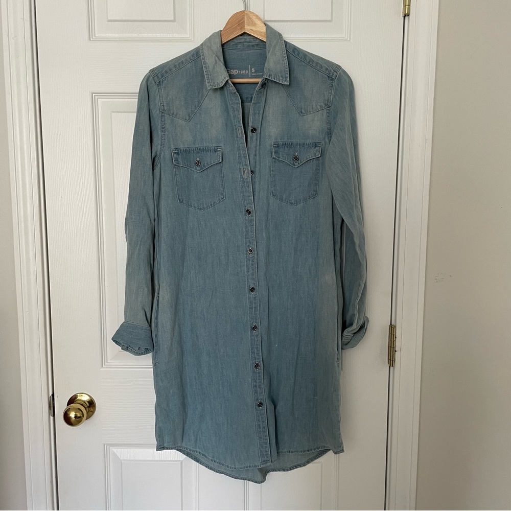 GAP Light Blue Denim Button Down Shirt
